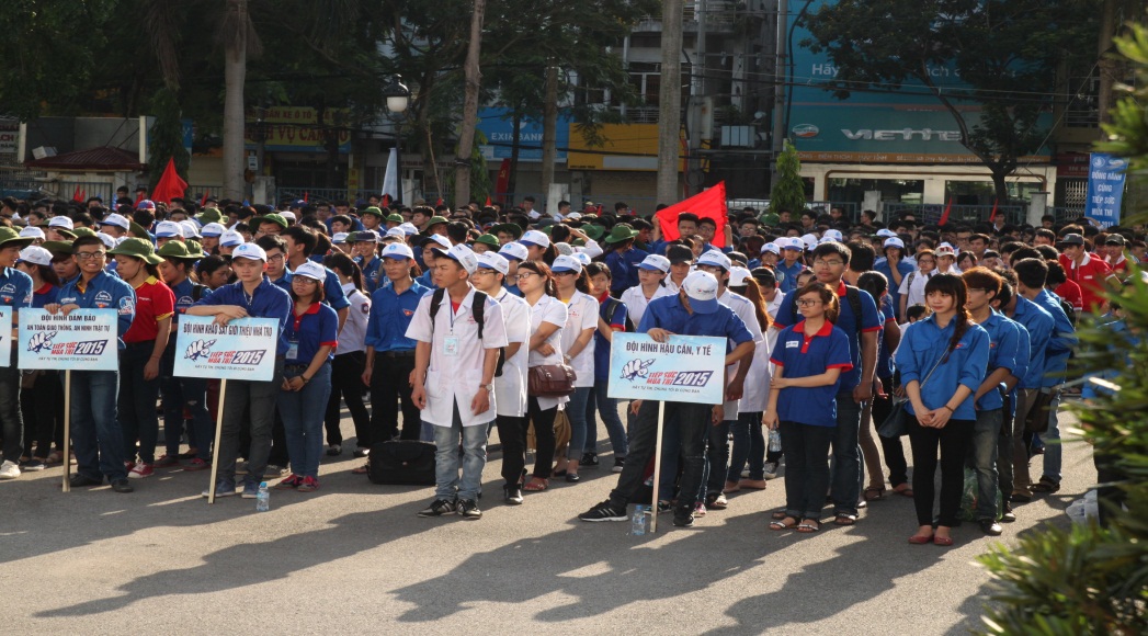 Sinh viên tình nguyện của các trường đại học trên địa bàn thành phố